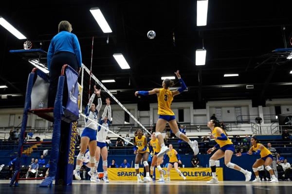 The San Jose State Spartans play the Air Force Falcons during the second set of an NCAA college volleyball match