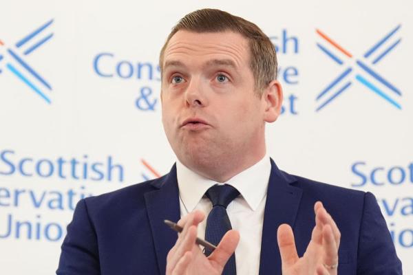 罗斯支持苏纳克2000英镑的税收主张，工党称其为“谎言”
