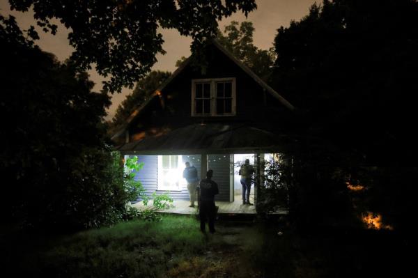 Secret Service and Homeland Security agents raiding a the Greensboro, North Carolina home of Ryan Routh on Sept. 15, 2024.
