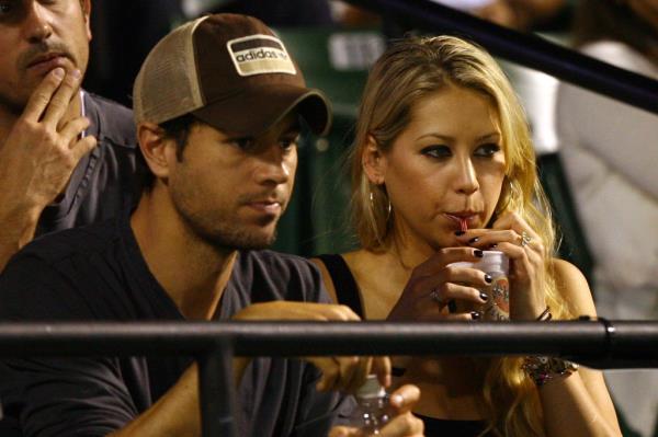Enrique Iglesias and girlfriend Anna Kournikova at a Florida tennis event in 2009.