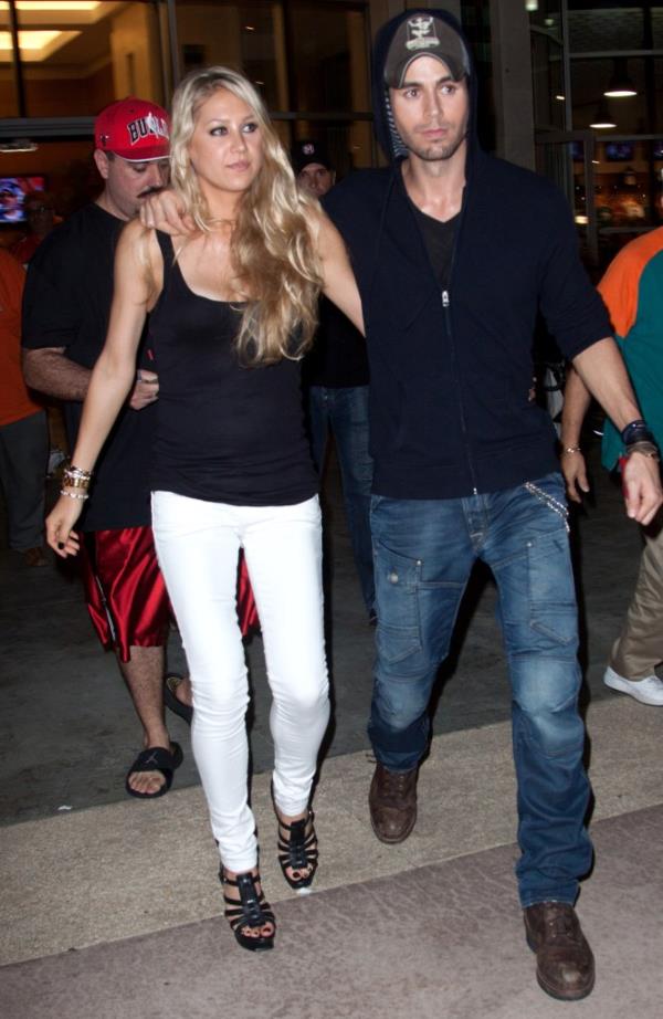 Anna Kournikova and Enrique Iglesias never married. 