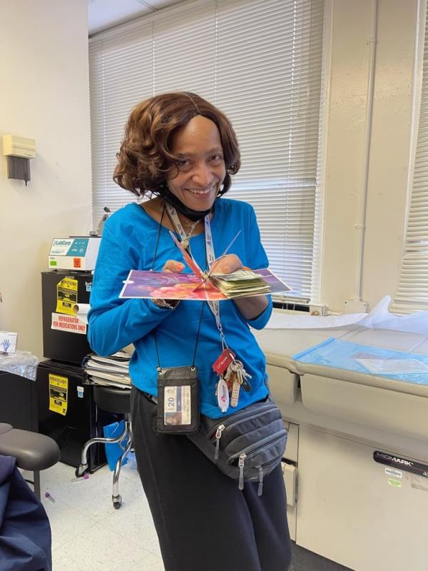 LaDo<em></em>nna Card