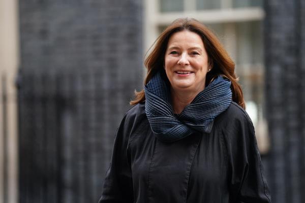英国教育大臣称，周五缺课人数上升是“不可接受的”