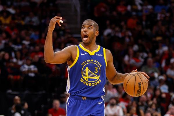 Chris Paul has looked comfortable in Golden State.