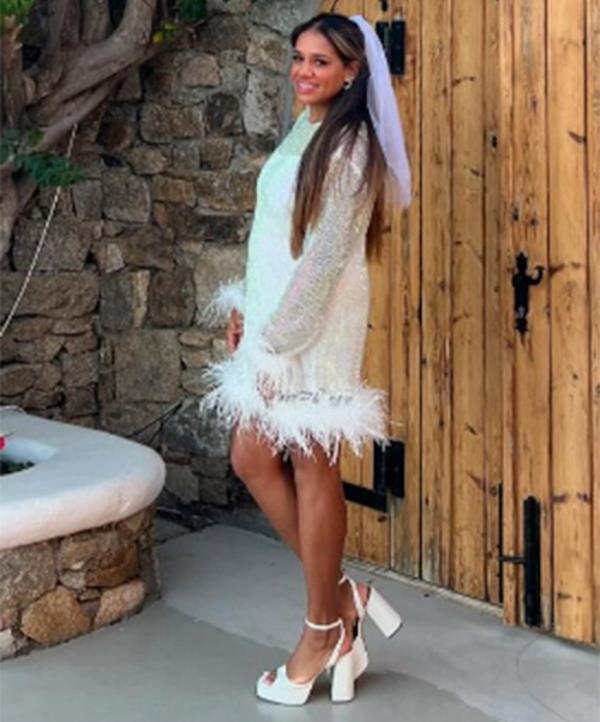 Mariah Riddlesprigger modeled a white dress and a veil in an August 2024 pic from Mykonos, Greece.