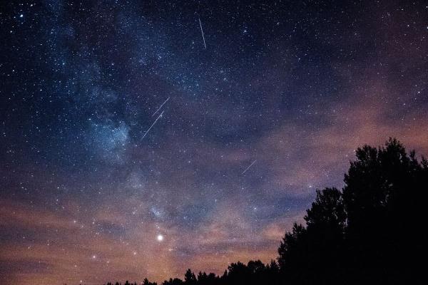 2023年金牛座流星雨：本周末英国将如何观看