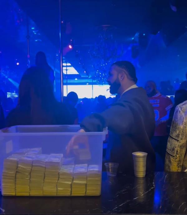 Drake hits the strip club with Tupperware box filled with $250K