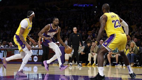NBA赛季锦标赛：湖人队进行勒布朗-詹姆斯-凯文-杜兰特对决，而快船则步履蹒跚