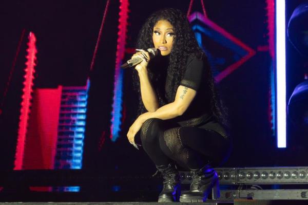 Nicki Minaj道歉，并表示她将在毒品被捕后采取法律行动
