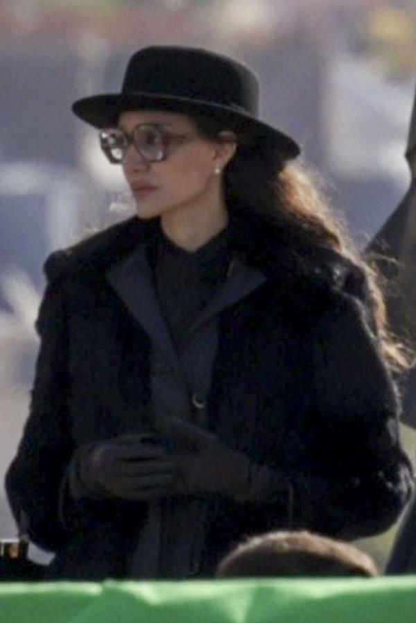 Paris, FRANCE - In a stunning transformation, Angelina Jolie was spotted on set in Paris looking the epitome of 1950s chic as she takes on the role of ico<em></em>nic opera singer Maria Callas. The actress appeared almost unrecognizable in her costume, which harkens back to the glamorous era Callas dominated. Pictured: Angelina Jolie BACKGRID USA 11 OCTOBER 2023 BYLINE MUST READ: Nassou.fr / BACKGRID USA: +1 310 798 9111 / usasales@backgrid.com UK: +44 208 344 2007 / uksales@backgrid.com *UK Clients - Pictures Co<em></em>ntaining Children Please Pixelate Face Prior To Publication*