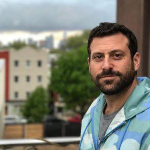 Slade Sohmer, 44, who was editor-in-chief of the o<em></em>nline news site The Recount, has been charged with possession and dissemination of child pornography.