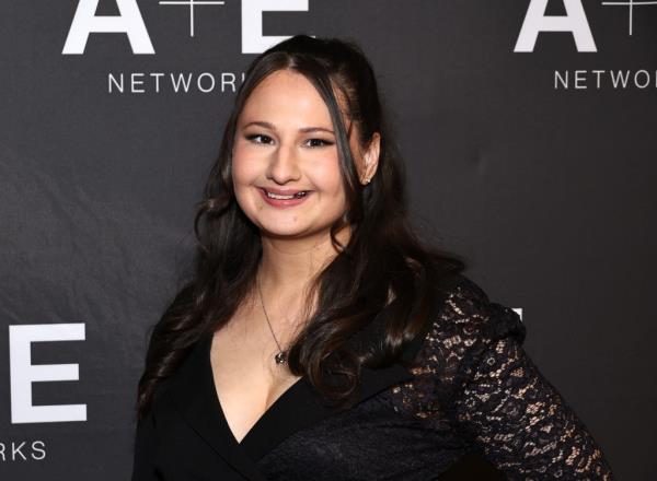 Gypsy Rose Blanchard smiling. 