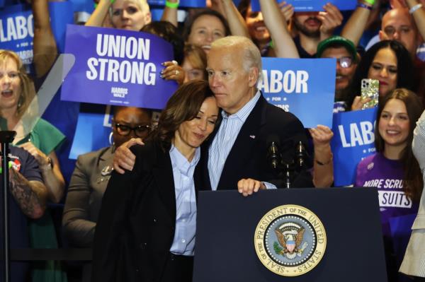 Kamala Harris and Joe Biden at a pro unio<em></em>n rally in Pittsburgh.