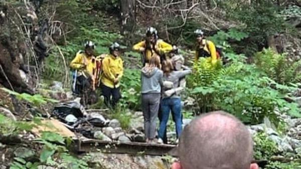 34岁的曼透露了他是如何在加州森林里靠着野生浆果和雨水活了10天的