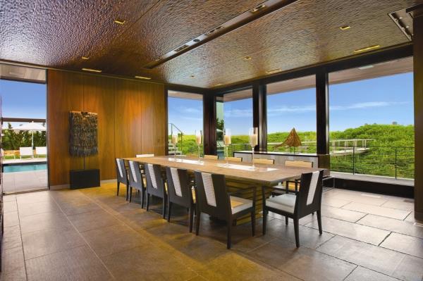 The dining roon.