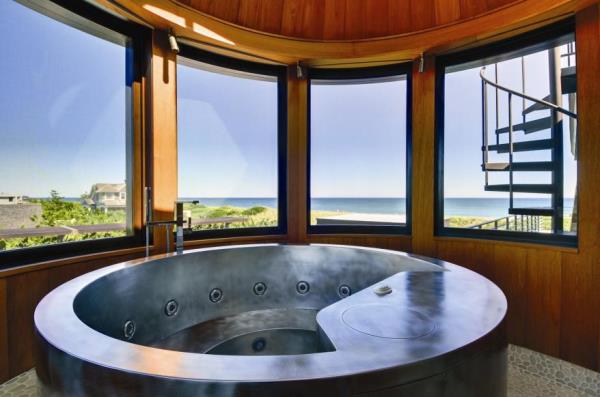 The sauna overlooking the ocean.