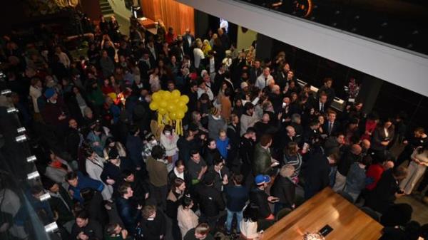 The small co<em></em>nference room was full of hundreds of journalists from Australia and across the world, as well as supporters. NewsWire/ Martin Ollman