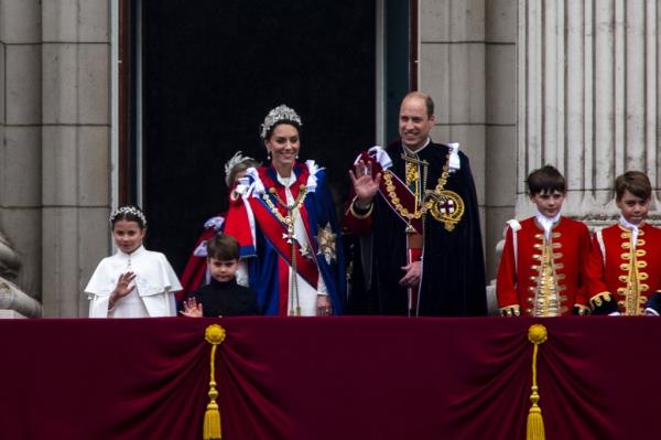 Shortly after announcing Middleton's surgery, palace officials stated that it would be unlikely that she would be “unlikely to return to public duties until after Easter