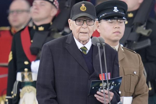 “这让我想起了所有没有回来的人”——诺曼底登陆老兵