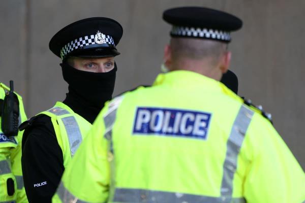 nhs与警察的合作将警官的潜在急诊室出勤率降低了80%