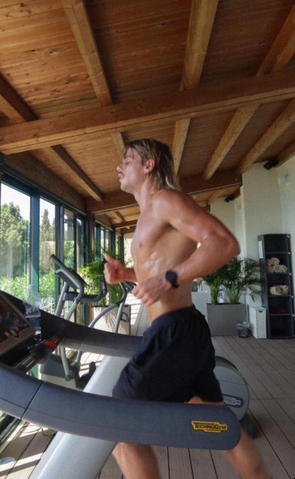 Bailey Smith keeps the legs ticking over on holiday.