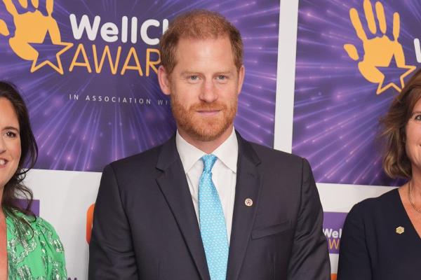 在WellChild颁奖典礼上，哈里被一个吵闹的7岁孩子抢了风头