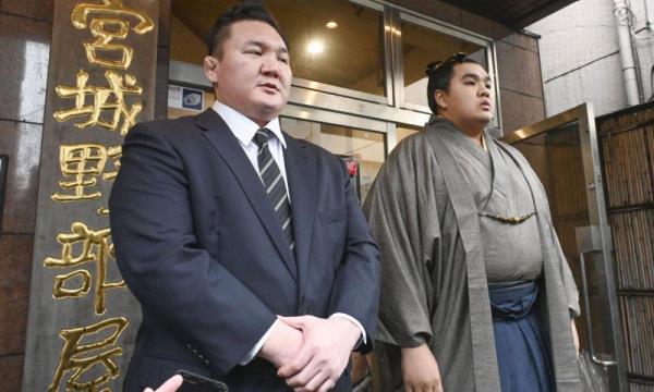 相扑师Miyagino因摔角手在马厩施暴被降职