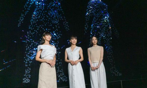 艺术家香水用展览、新专辑和巡演庆祝25周年
