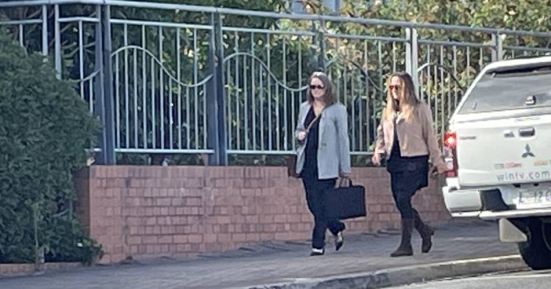 “你他妈的没胆的婊子”：希尔克雷斯特受害者的母亲在法庭上猛烈抨击