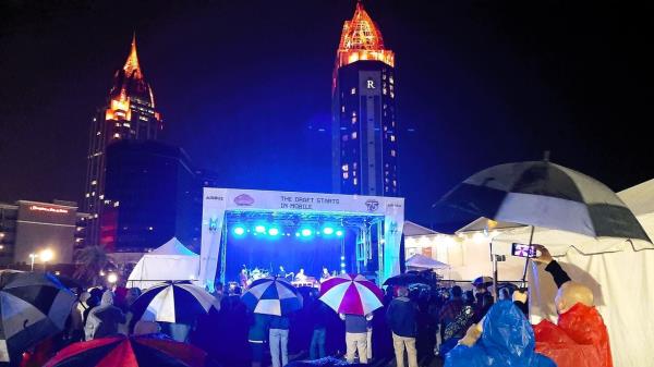 A free co<em></em>ncert by Counting Crows, presented by the Reese's Senior Bowl, followed Mobile's parades on Feb. 3, 2024.