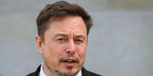 埃隆·马斯克告诉SpaceX公司的员工不要穿安全服，因为他不喜欢鲜艳的颜色