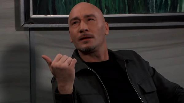 GH的纳撒尼尔·格雷和他在幕后扮演的角色一点也不像