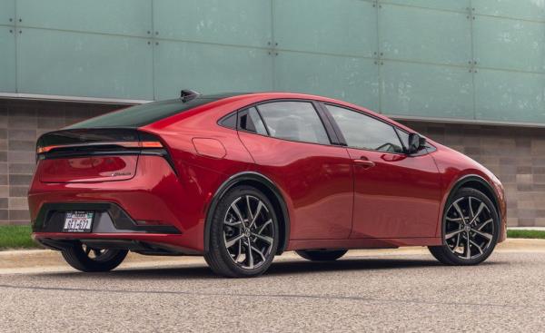 2023 toyota prius prime