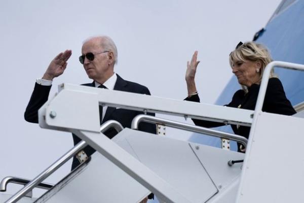 Joe Biden and Jill Biden boarding Air Force One after the Queen's funeral