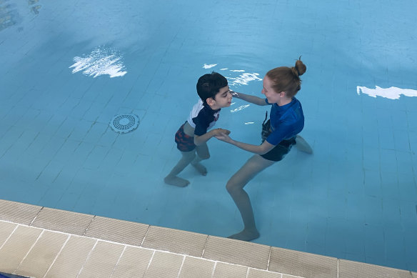 Alicio’s co<em></em>ndition hasn’t held him back from swimming lessons.